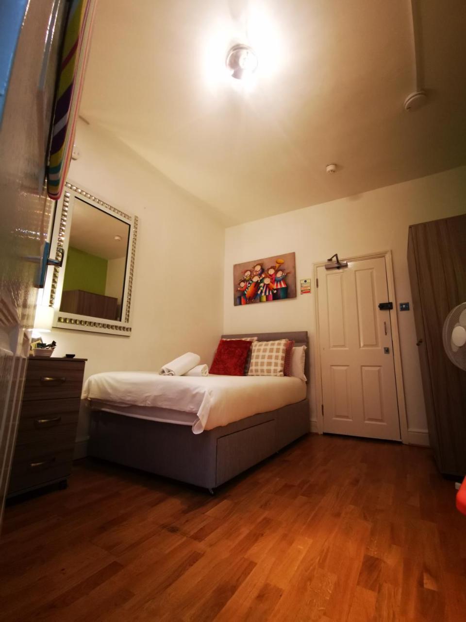 Capital Host- Apartments Euston London Ngoại thất bức ảnh